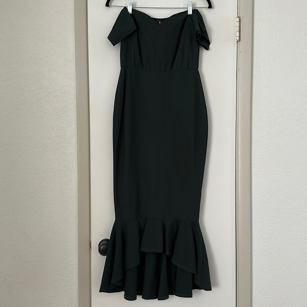 Lulu’s Green Off-the-shoulder Dress